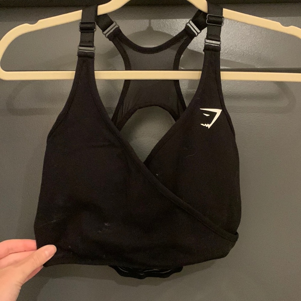 Women’s M gymshark padded sports bra.